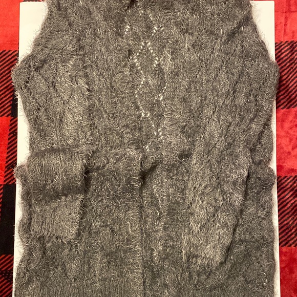 Gray sweater - Picture 2 of 6